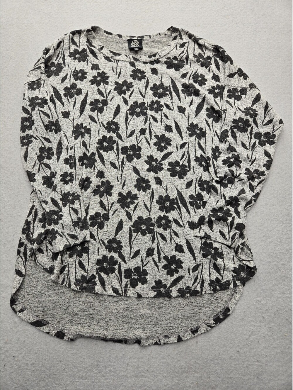 Bobeau Women's Sweater Large Grey/Black Pullover Floral Rayon Blend Round Neck